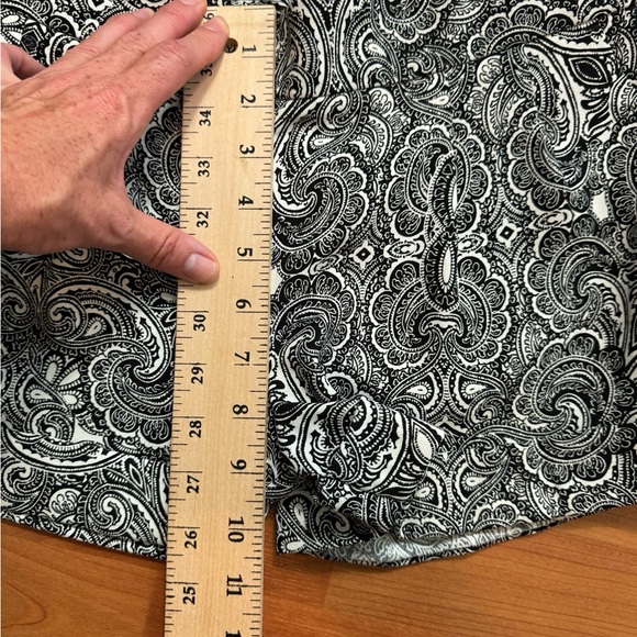 Like new Express Shorts - Picture 8 of 9